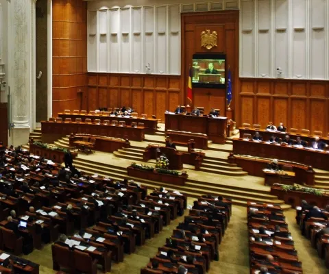 Deputaţii PDL au redepus luni proiectul privind alinierea pensiilor aleşilor la sistemul public