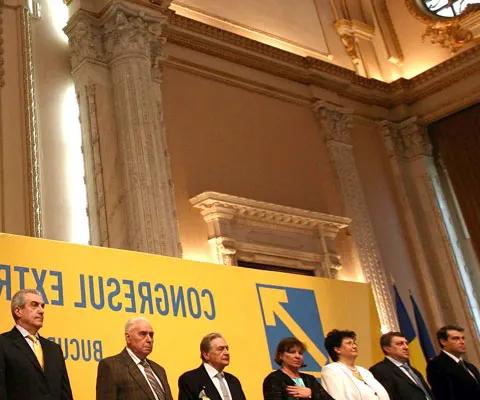 Crin Antonescu şi Ludovic Orban vor candida pentru şefia PNL