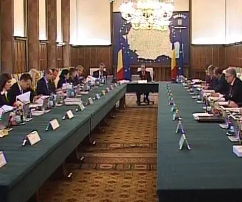 Angajaţii Corpului de Control daţi afară ameninţă că dau Guvernul în judecată