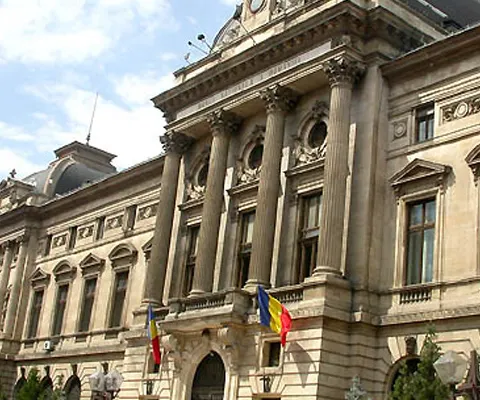 BNR: Guvernul ar putea fi nevoit să îngheţe salariile bugetarilor dacă ia bani de la FMI