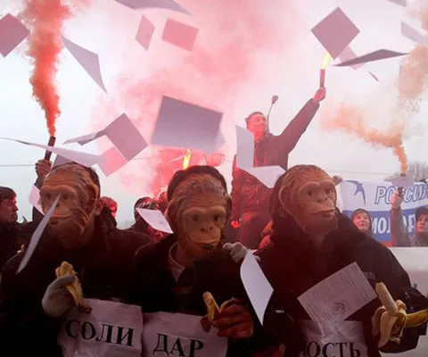 Sute de manifestanţi au cerut la Moscova demisia Guvernului Putin