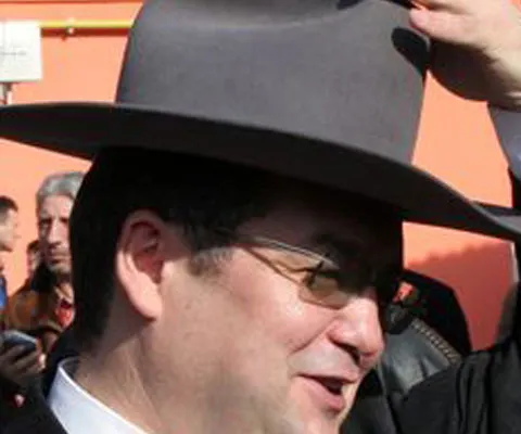 O nepoată a premierului Boc a fost angajată la Guvern