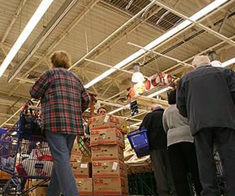Vânzările de alimente au scăzut considerabil de la începutul anului