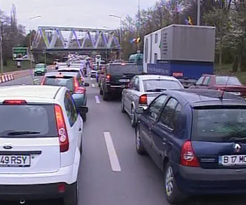Circulaţia este blocată pe DN 1 din cauza unui accident