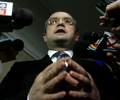 Guvernul a decis să menţină unele prime, stimulentele şi plata orelor suplimentare
