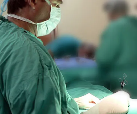 Un medic italian susţine că a clonat trei copii în urmă cu mai mulţi ani