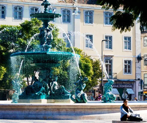 Concurs: Realitatea.net te trimite în vacanţa de Paşti la Lisabona