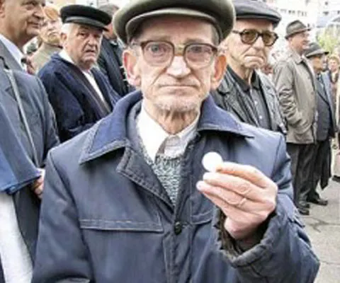 Pensionarii din toată ţara vor ieşi în stradă pe 26 martie
