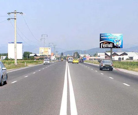 Un funcţionar al Ambasadei Rusiei a accidentat o tânără pe trecerea de pietoni