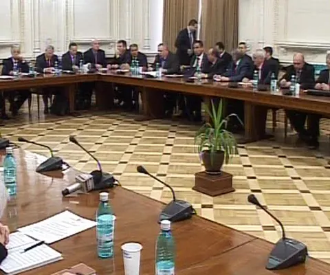 Liberalii sunt supăraţi de împărţirea grupurilor parlamentare de prietenie