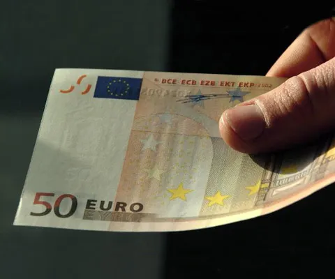 Împrumuturile anterioare de la FMI au adus taxe mai mari şi proteste sindicale