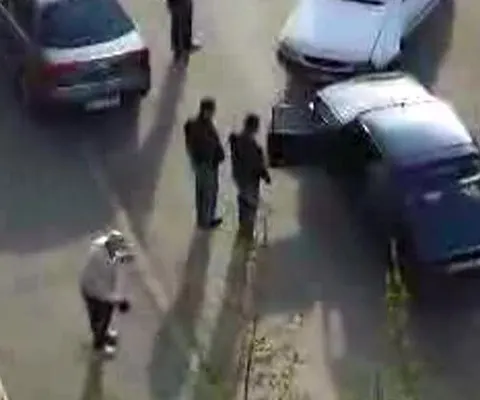 Un şofer a fost bătut în trafic, în Capitală, pentru că a provocat un accident minor