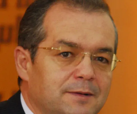 Emil Boc în Parlament: Guvernul Tăriceanu a cheltuit tot ce se putea cheltui şi economia României se află acum în criză. Vezi cele mai importante declaraţii ale premierului