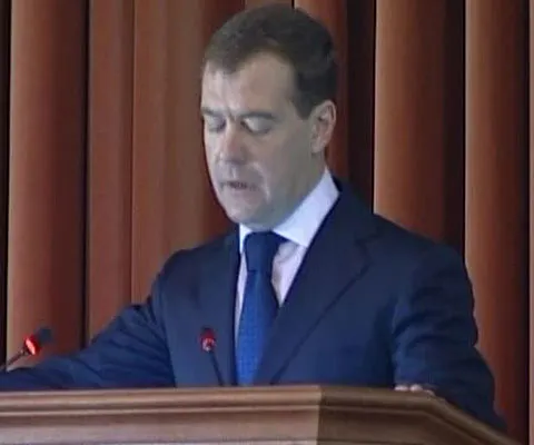 Medvedev a anunţat că Rusia începe reînarmarea la scară largă în 2011