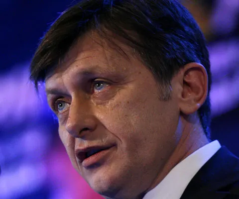 Romania's new Liberal head Crin Antonescu pledges to drive party to success along with Ludovic Orban