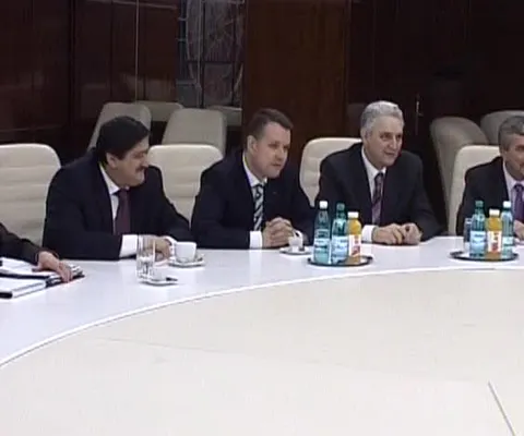 Comitetul interministerial a discutat astăzi la Guvern despre împrumutul extern pe care România îl va contracta