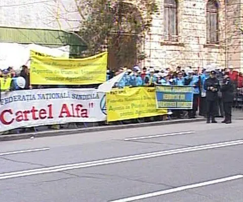 Sindicatele afiliate Cartel Alfa ameninţă cu proteste