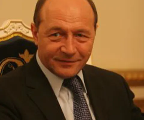 Băsescu spune că va discuta cu Guvernul despre o bancă pentru credite agricole, posibil CEC