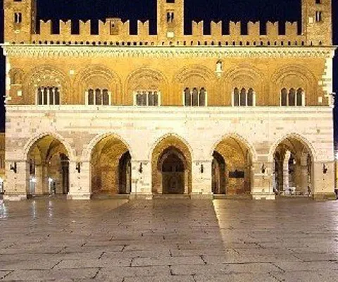 Un român a fost arestat, după ce s-a prefăcut că este infirm, pentru a cerşi bani în Italia