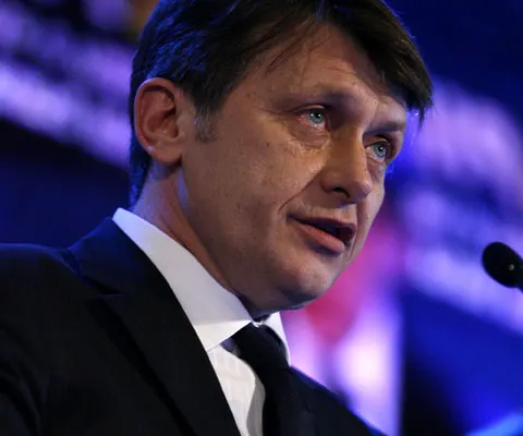 Crin Antonescu: Norica Nicolai este cap de listă pentru Bruxelles. Adrian Cioroianu a fost scos de pe listă