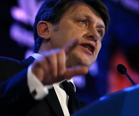 PNL ameninţă că depune moţiune de cenzură, dacă Guvernul îşi asumă răspunderea pe Coduri