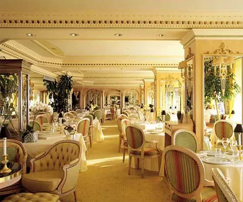 Restaurantele de lux fac compromisuri pentru a-şi păstra clienţii