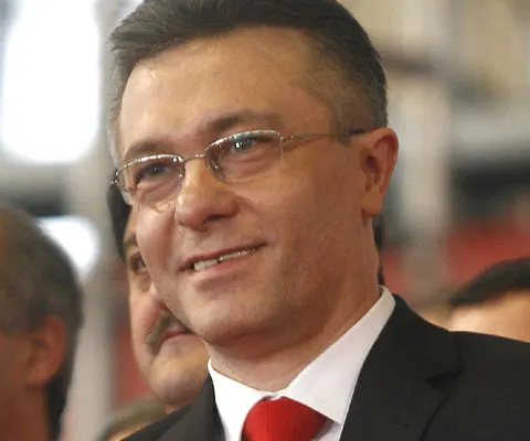 Diaconescu şi-a amânat vizita în Azerbaidjan din cauza situaţiei din Republica Moldova şi Italia