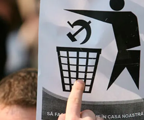 Revoltă la Chişinău: Protestatarii s-au adunat miercuri în faţa Guvernului