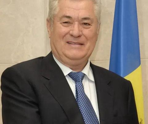 Rusia trebuie să profite de situaţia din Moldova, care îl face pe Voronin mai docil, spune un expert