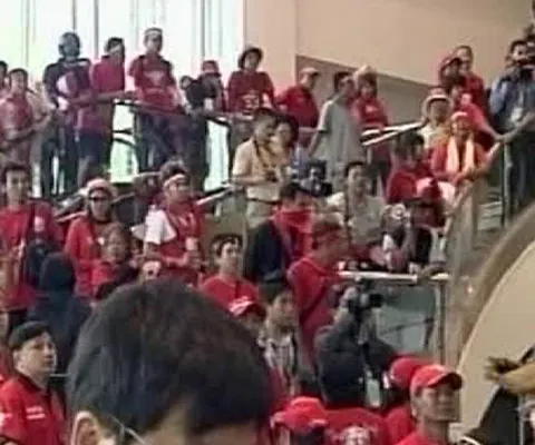 Proteste violente în timpul summit-ului miniştrilor de externe ai ţărilor asiatice - VEZI VIDEO