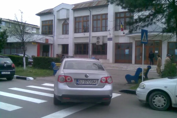 Parcat pe trecerea de pietoni în Gorj