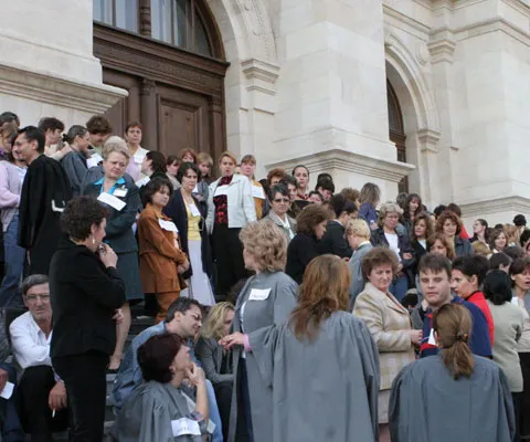 Protestele personalului auxiliar au continuat la Curtea de Apel Bucureşti