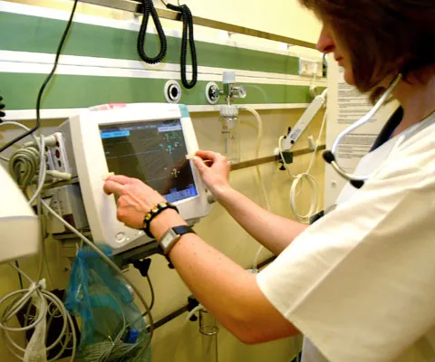 Medicii care au datorii la fondul de sănătate nu pot încheia contracte cu CJAS Vaslui
