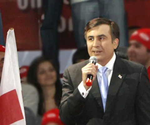 Saakaşvili pare să fi supravieţuit valului de proteste, spun analiştii