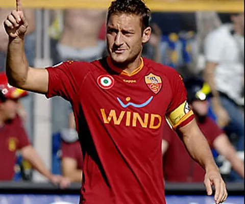 VIDEO / Totti înscrie o dublă în meciul cu Lecce şi intră în Top Ten-ul golgheterilor all-time din Italia