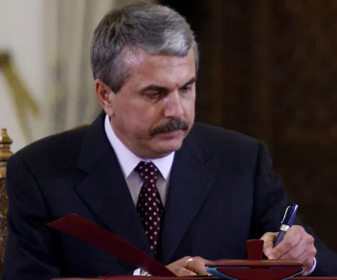 Dan Nica l-a detaşat pe Aurel Teodorescu la şefia Direcţiei de Migraţie