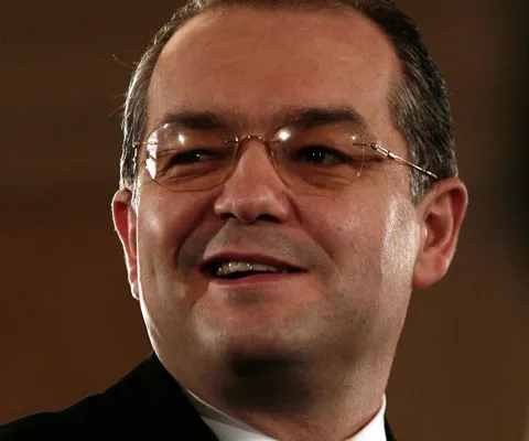 E. Boc: Scrisoarea de împrumut acceptată de FMI dovedeşte că cineva, acolo sus, iubeşte Guvernul României şi Ministerul Finanţelor