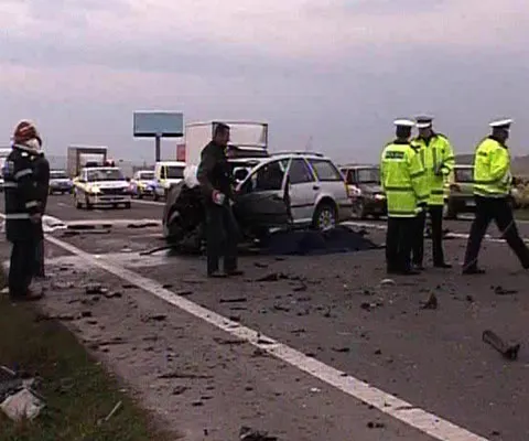 Două accidente grave au blocat traficul în judeţele Constanţa şi Prahova