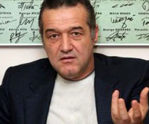 Presupuşii hoţi ai maşinii lui Becali au fost reţinuţi - VEZI IMAGINI DE LA LOCUL DESCINDERII