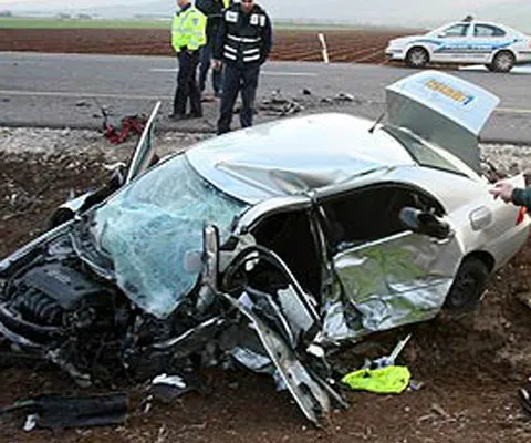Şase răniţi în urma unui accident rutier petrecut în localitatea maramureşeană Colţirea