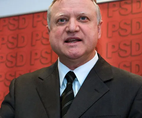 Guvernul a cerut anularea protestelor din Educaţie