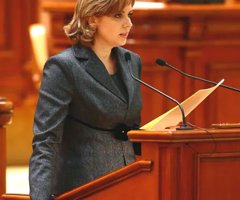 Roberta Anastase cere suplimentarea numărului secţiilor de votare din Italia