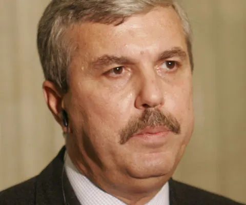 Dan Nica spune că nu se pune problema unei remanieri şi că Niţă se bucură de încredere în Guvern