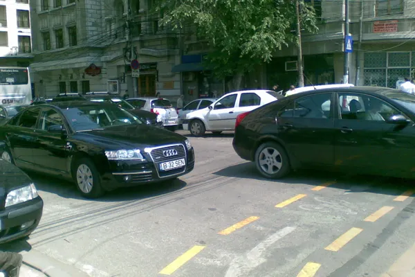 Parcat pe trecerea de pietoni