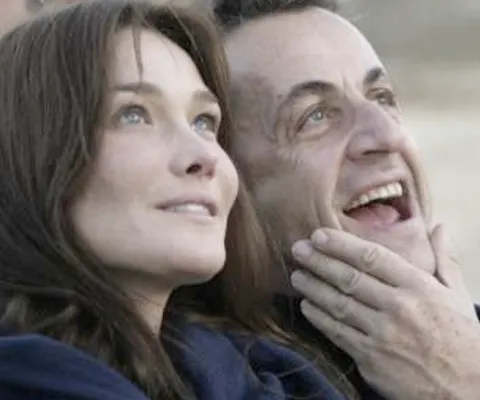 Nicolas Sarkozy şi Carla Bruni visează la casa lui Yves St Laurent
