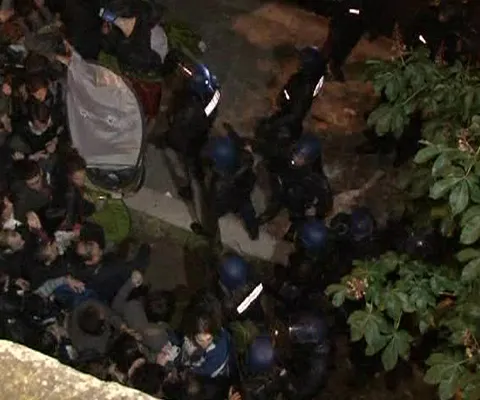 "Copiii lui Don Quixote" protestează faţă de politica locativă a lui Sarkozy