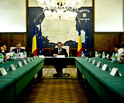 Emil Boc: Economia începe să dea semne de relaxare. Guvernul a reuşit să limiteze, cât s-a putut, efectele crizei