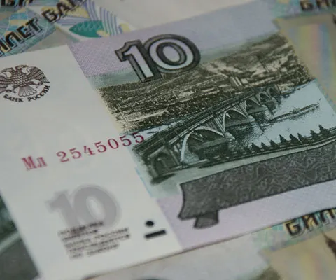 Rusia va propune rubla ca monedă de rezervă mondială la summitul G8