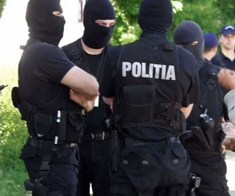 Doi proxeneţi români condamnaţi în Germania au fost reţinuţi de poliţiştii constănţeni