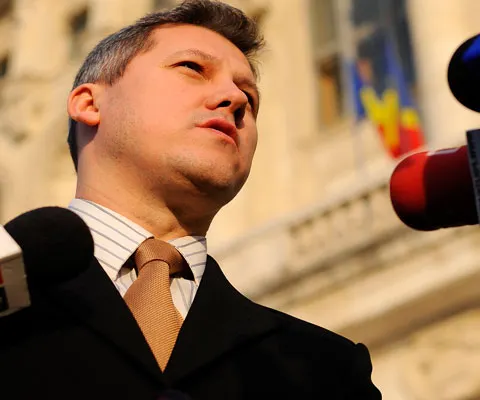 Procesul intentat Guvernului şi MJ de Coaliţia "Opriţi Codurile!" a început cu o amânare